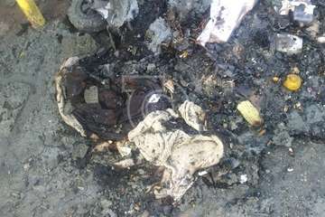 El vandalismo calcina un contenedor en Las Huesas (Telde)/TA.